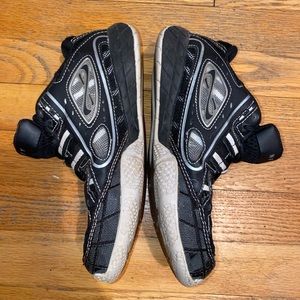 Women’s Volleyball Nfinity gel sneakers size 7